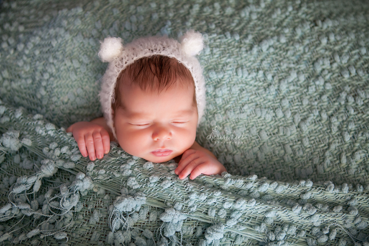 Peoria newborn photographer